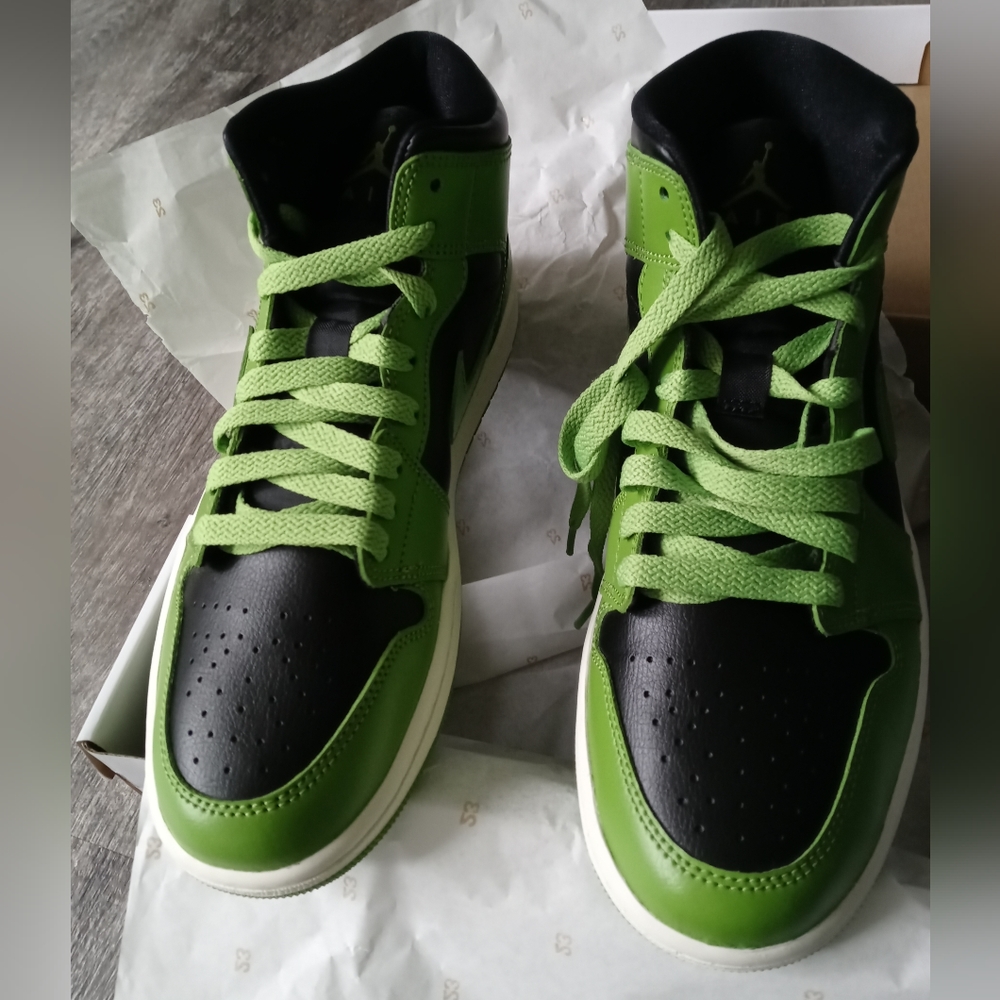 Women's Air Jordan 1 MD  Size 8.5 - Picture 3 of 11